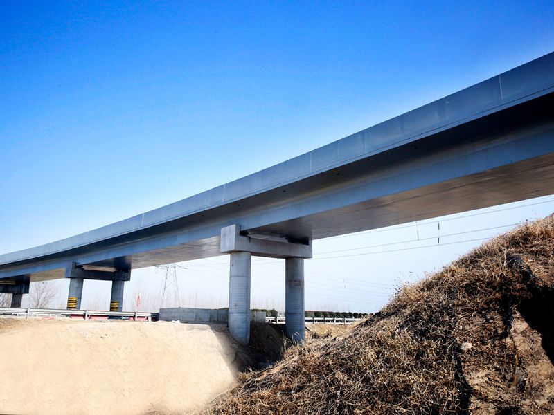 云南路桥股份有限公司机西高速跨连霍高速钢箱梁工程（800t）